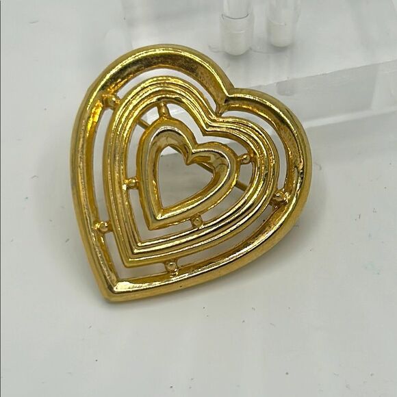 Vintage Trifari Brooch - Picture 1 of 3